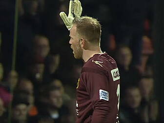 WATCH: Dutch goalkeeper gets e...